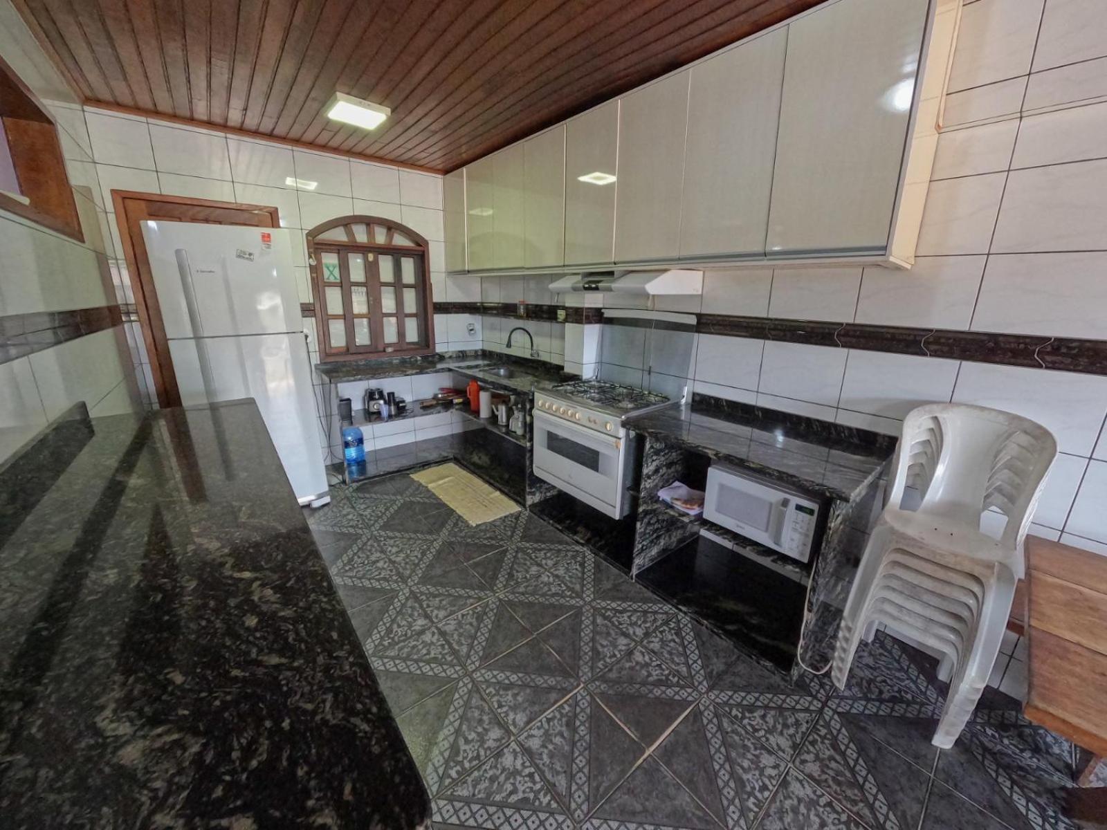 Casa Espacosa Em *