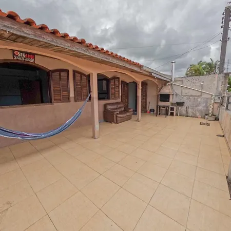 Casa Espacosa Em Matinhos Exterior foto